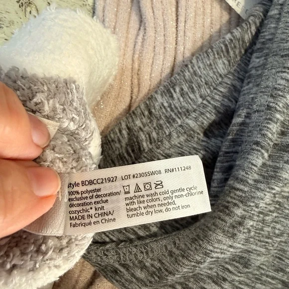 Barefoot Dreams black sheep, baby blanket - Picture 4 of 5